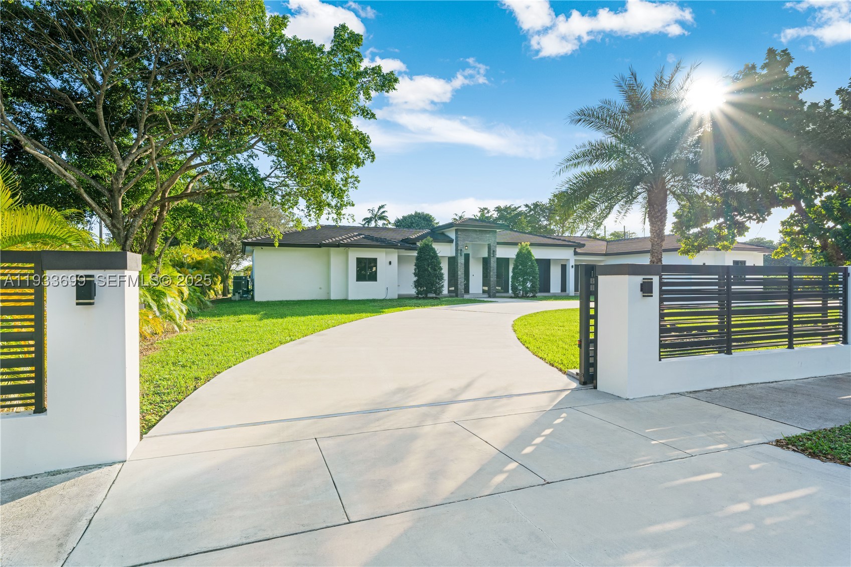 10398 SW 64th St, Miami FL 33173
