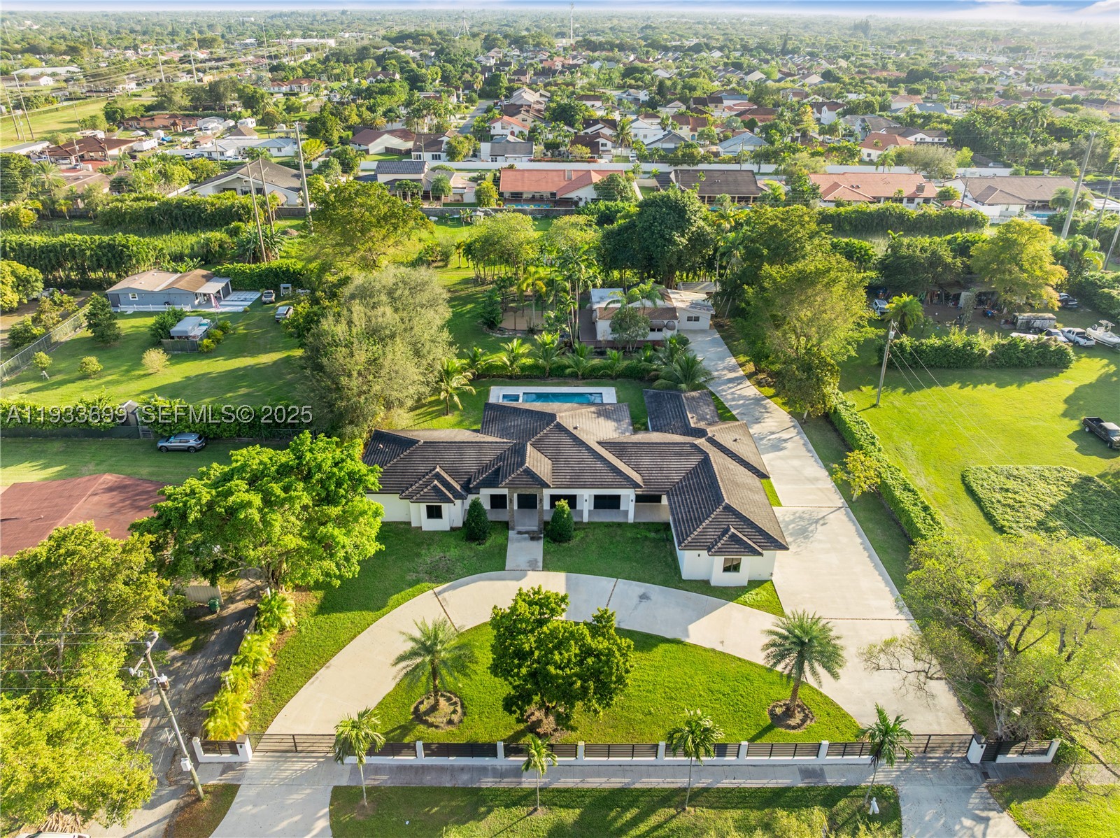 10398 SW 64th St, Miami FL 33173