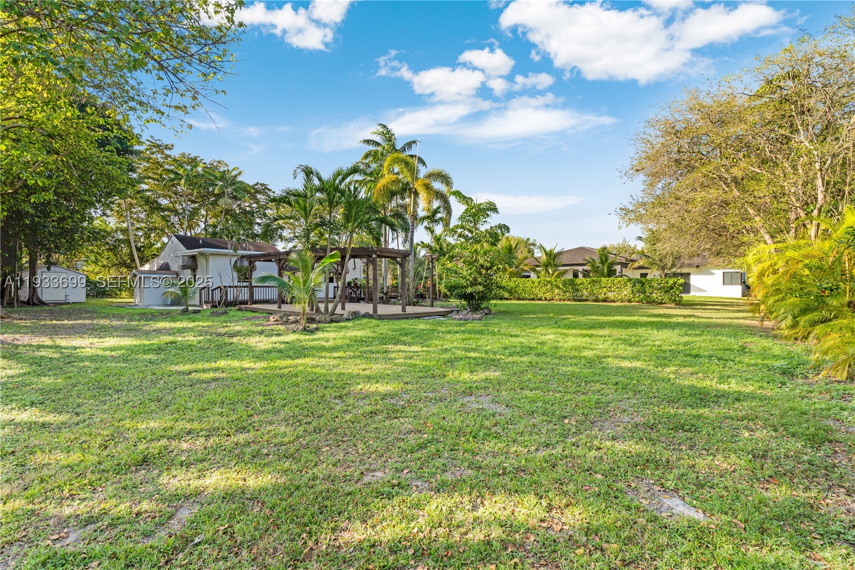 10398 SW 64th St, Miami FL 33173