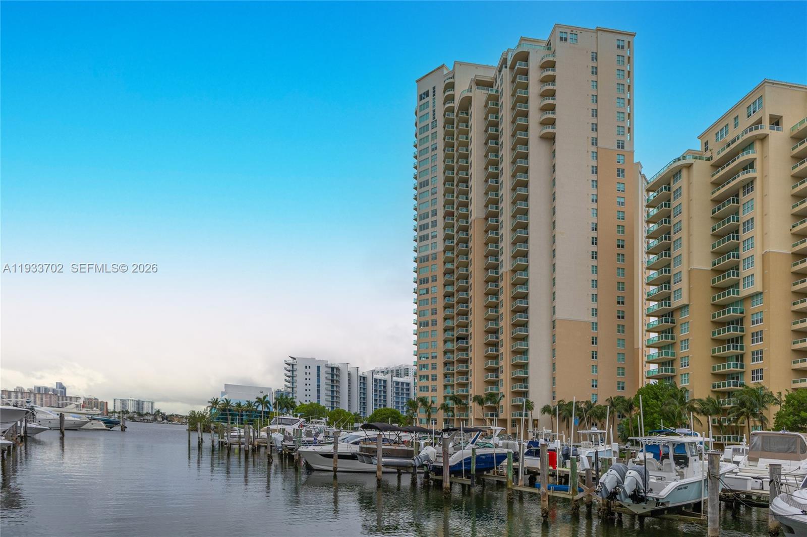 3330 NE 190th St #1112, Aventura FL 33180