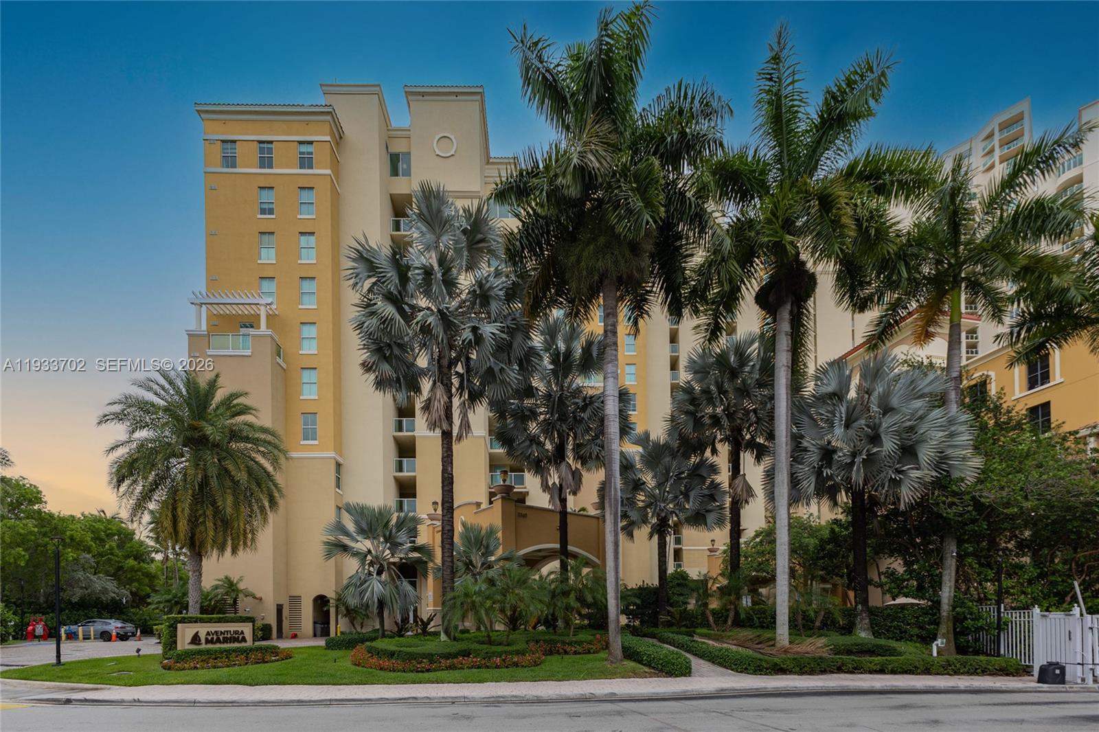 3330 NE 190th St #1112, Aventura FL 33180