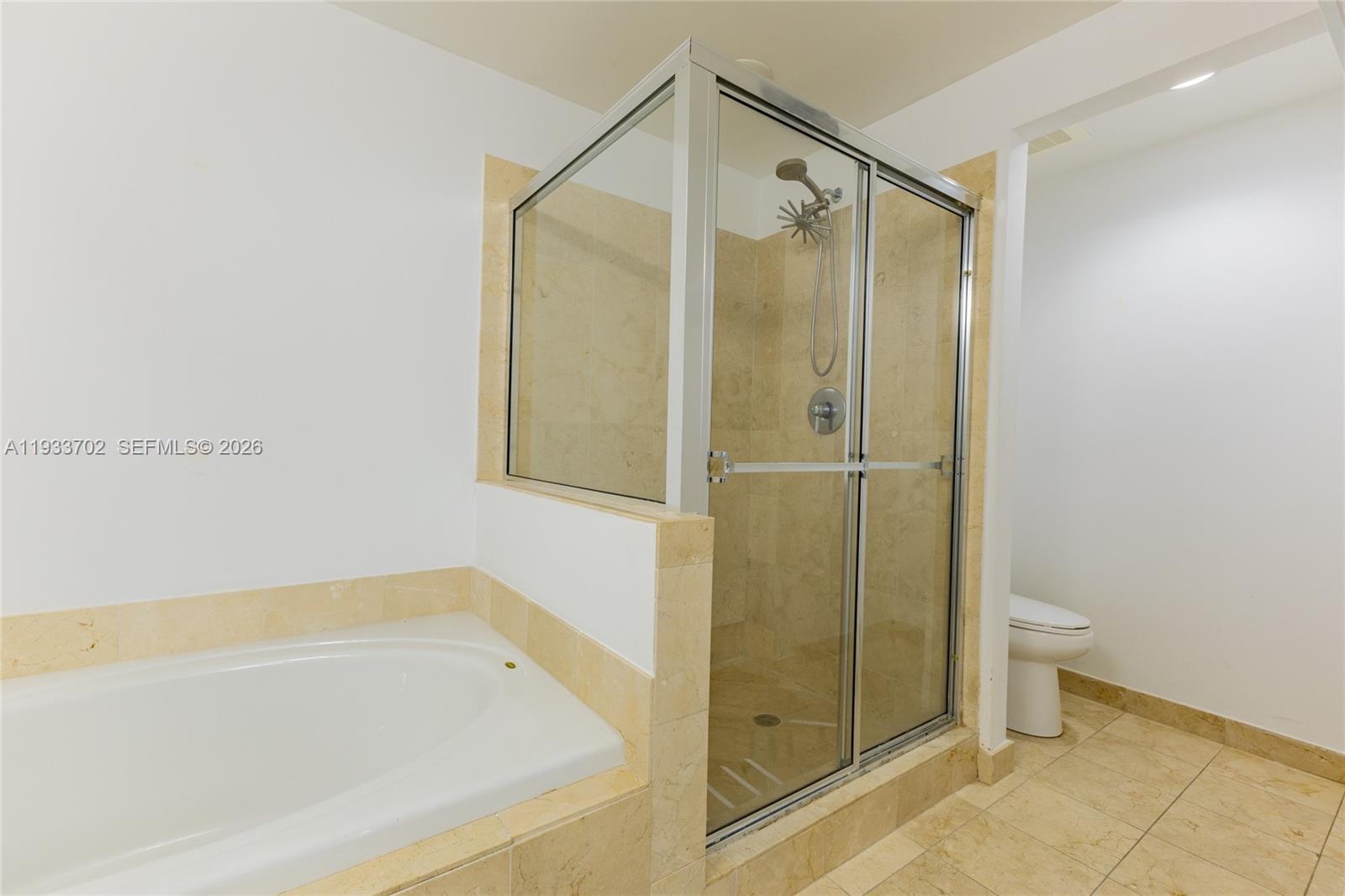 3330 NE 190th St #1112, Aventura FL 33180