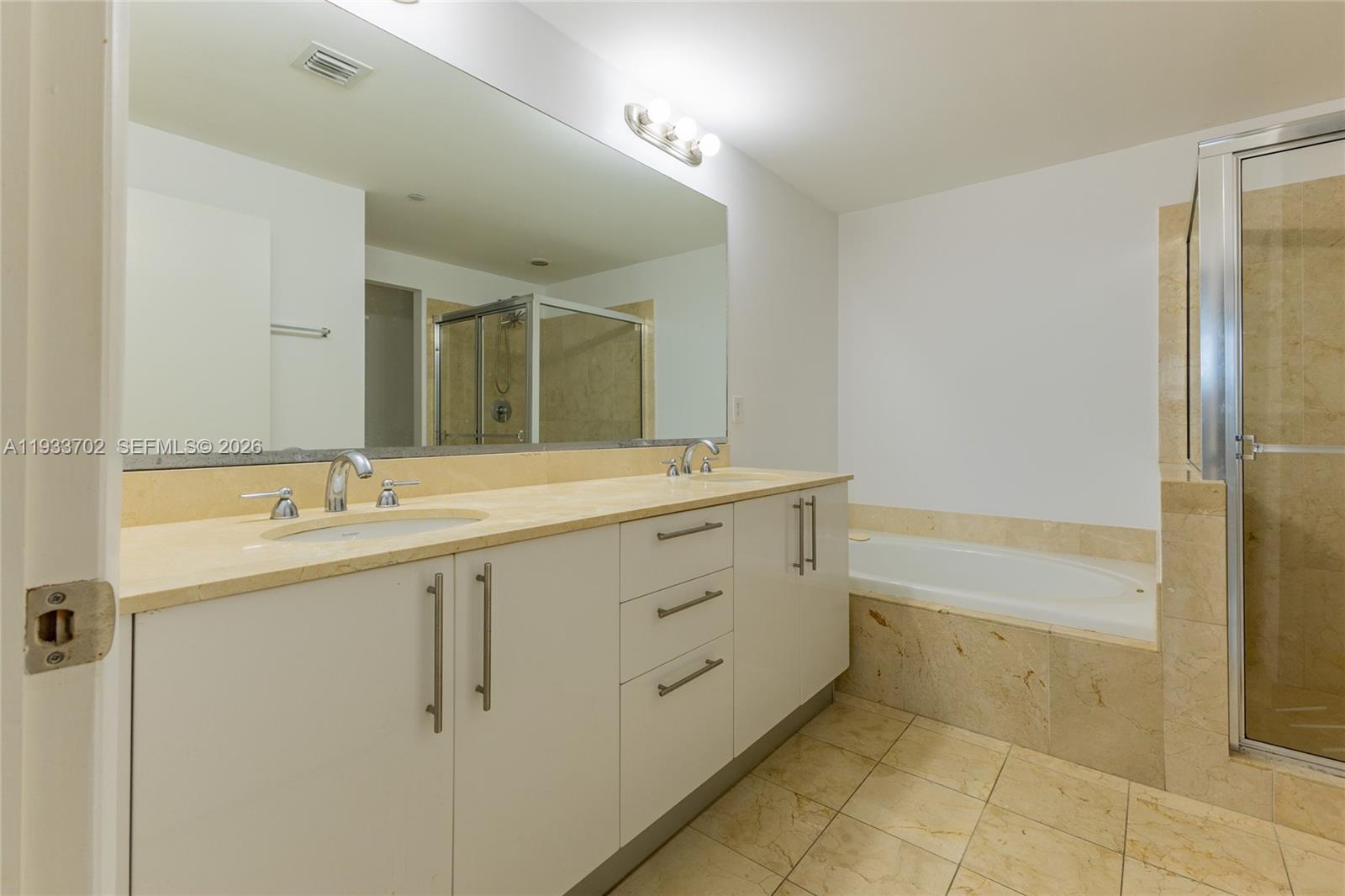 3330 NE 190th St #1112, Aventura FL 33180