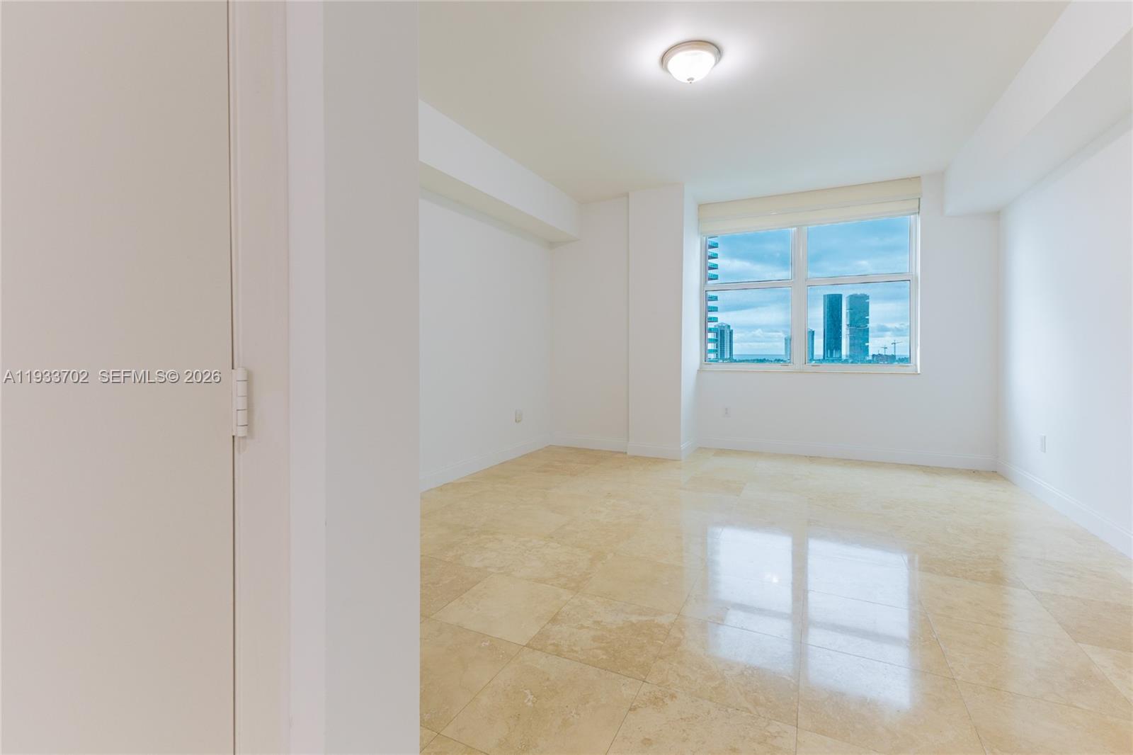 3330 NE 190th St #1112, Aventura FL 33180