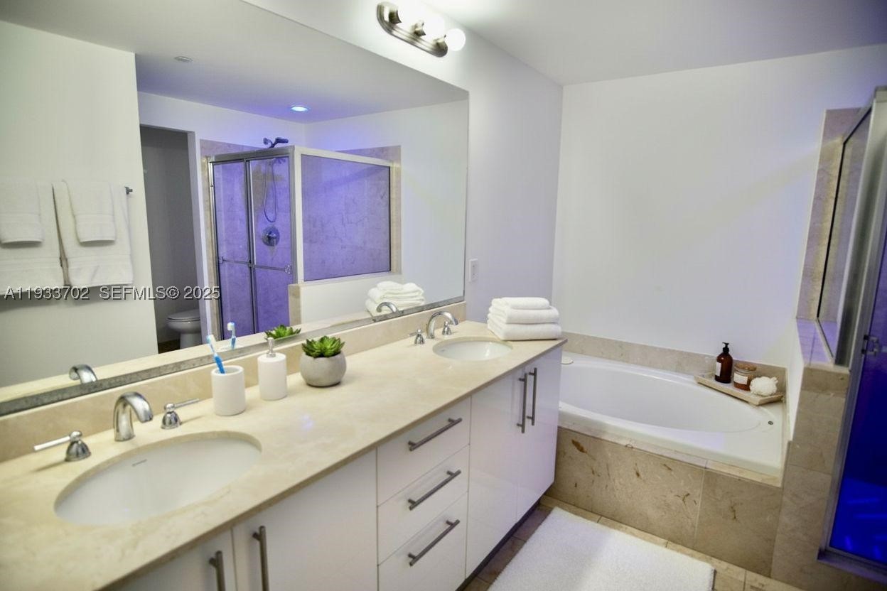 3330 NE 190th St #1112, Aventura FL 33180