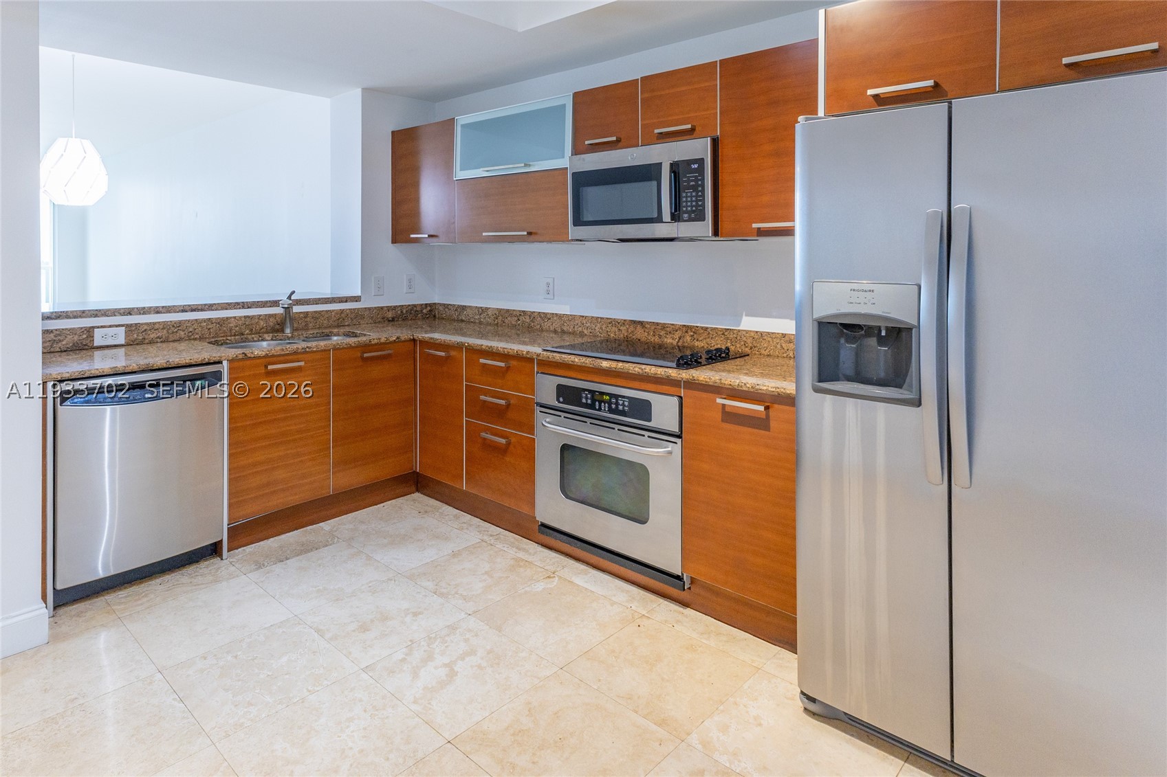 3330 NE 190th St #1112, Aventura FL 33180