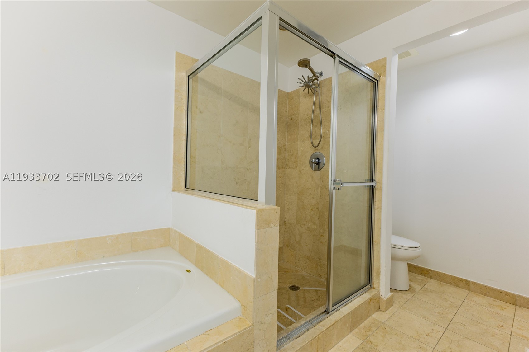 3330 NE 190th St #1112, Aventura FL 33180