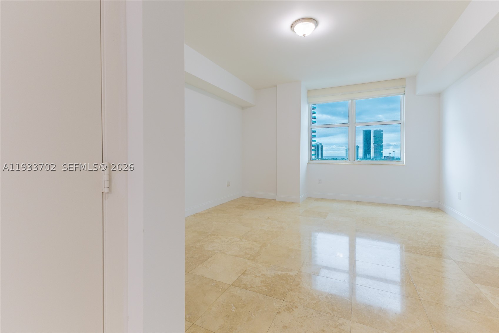 3330 NE 190th St #1112, Aventura FL 33180