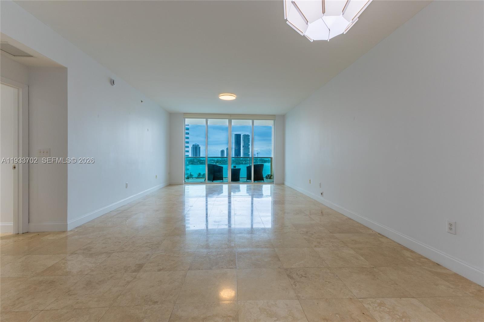 3330 NE 190th St #1112, Aventura FL 33180