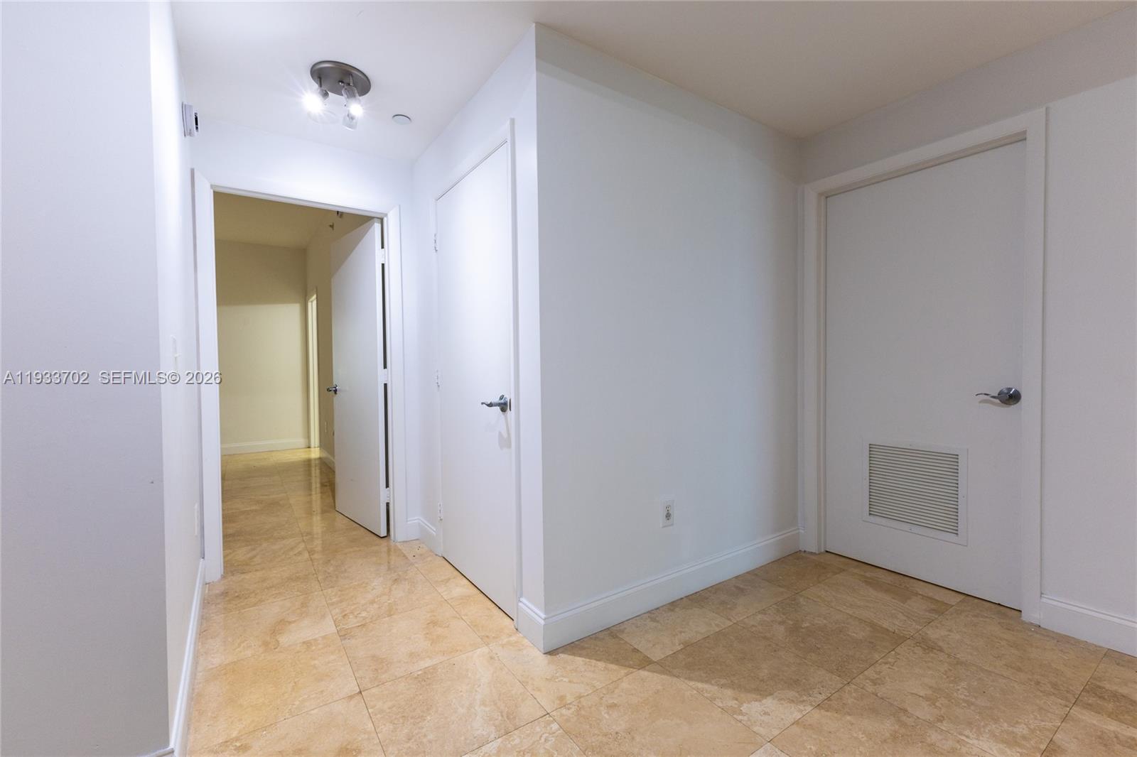 3330 NE 190th St #1112, Aventura FL 33180
