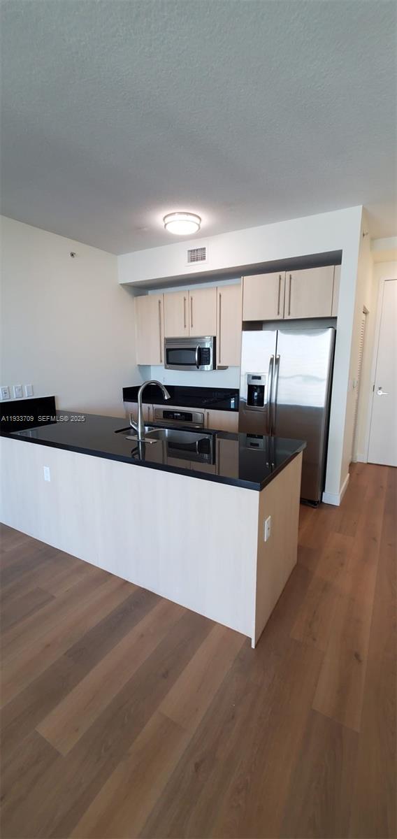 79 SW 12th St #2411-S, Miami FL 33130