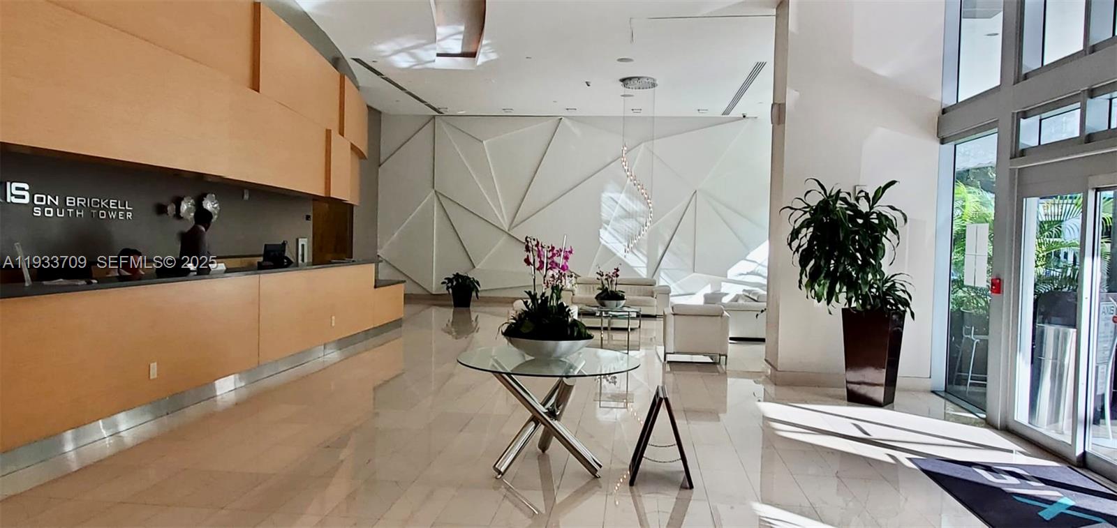 79 SW 12th St #2411-S, Miami FL 33130