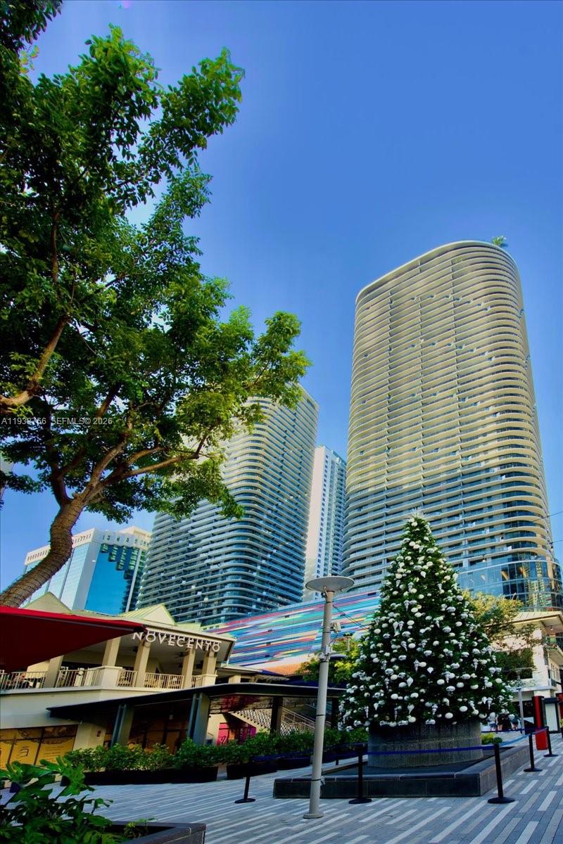 45 SW 9th St #4306, Miami FL 33130