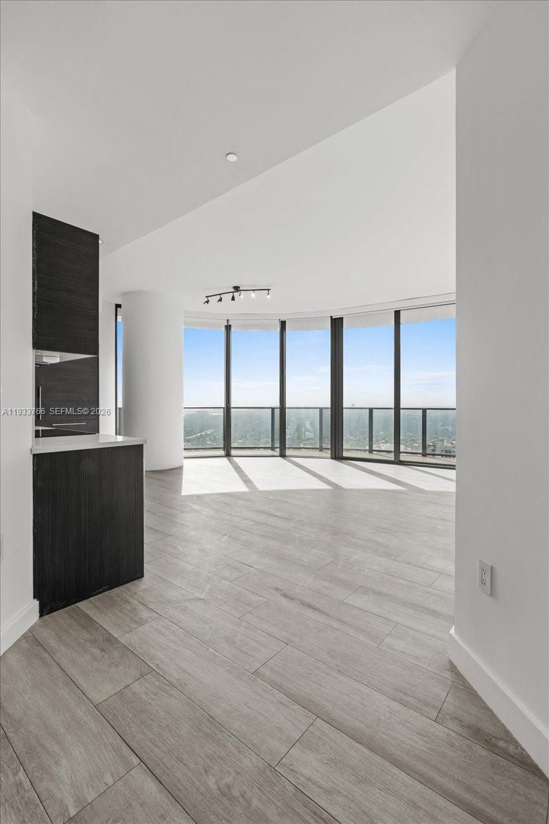 45 SW 9th St #4306, Miami FL 33130