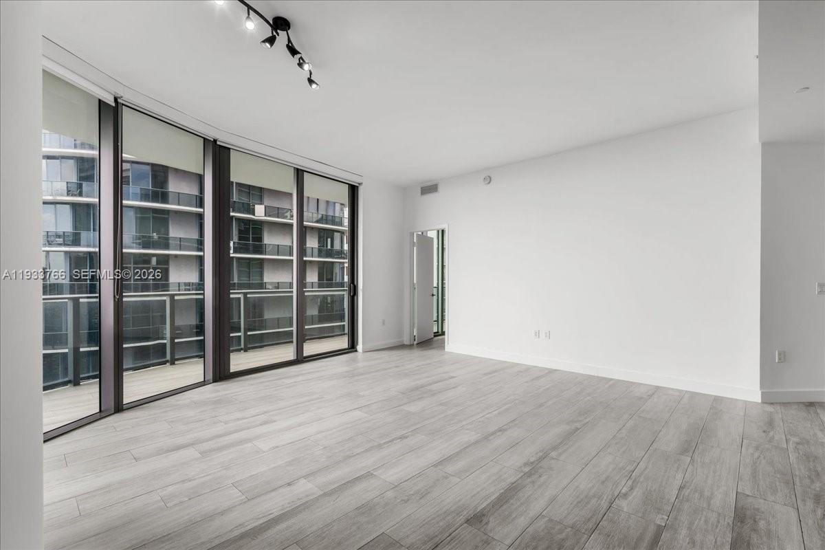 45 SW 9th St #4306, Miami FL 33130
