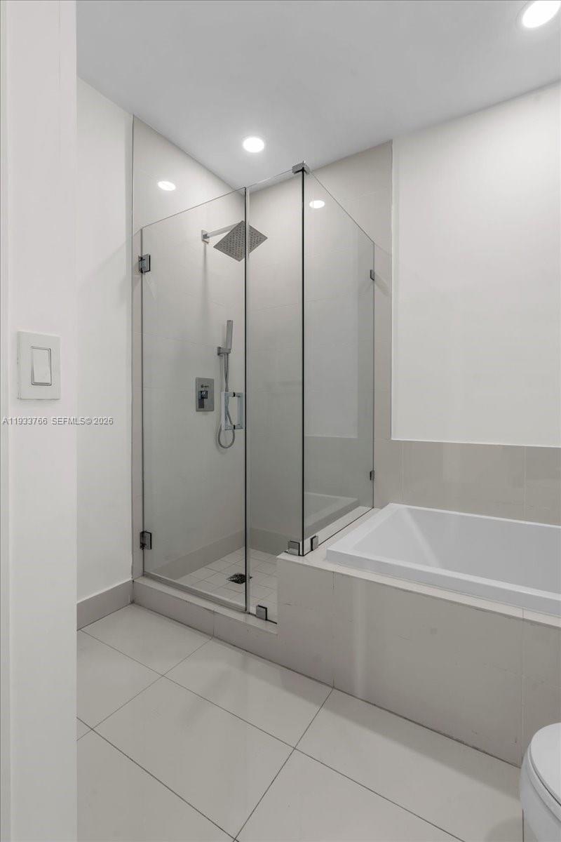 45 SW 9th St #4306, Miami FL 33130