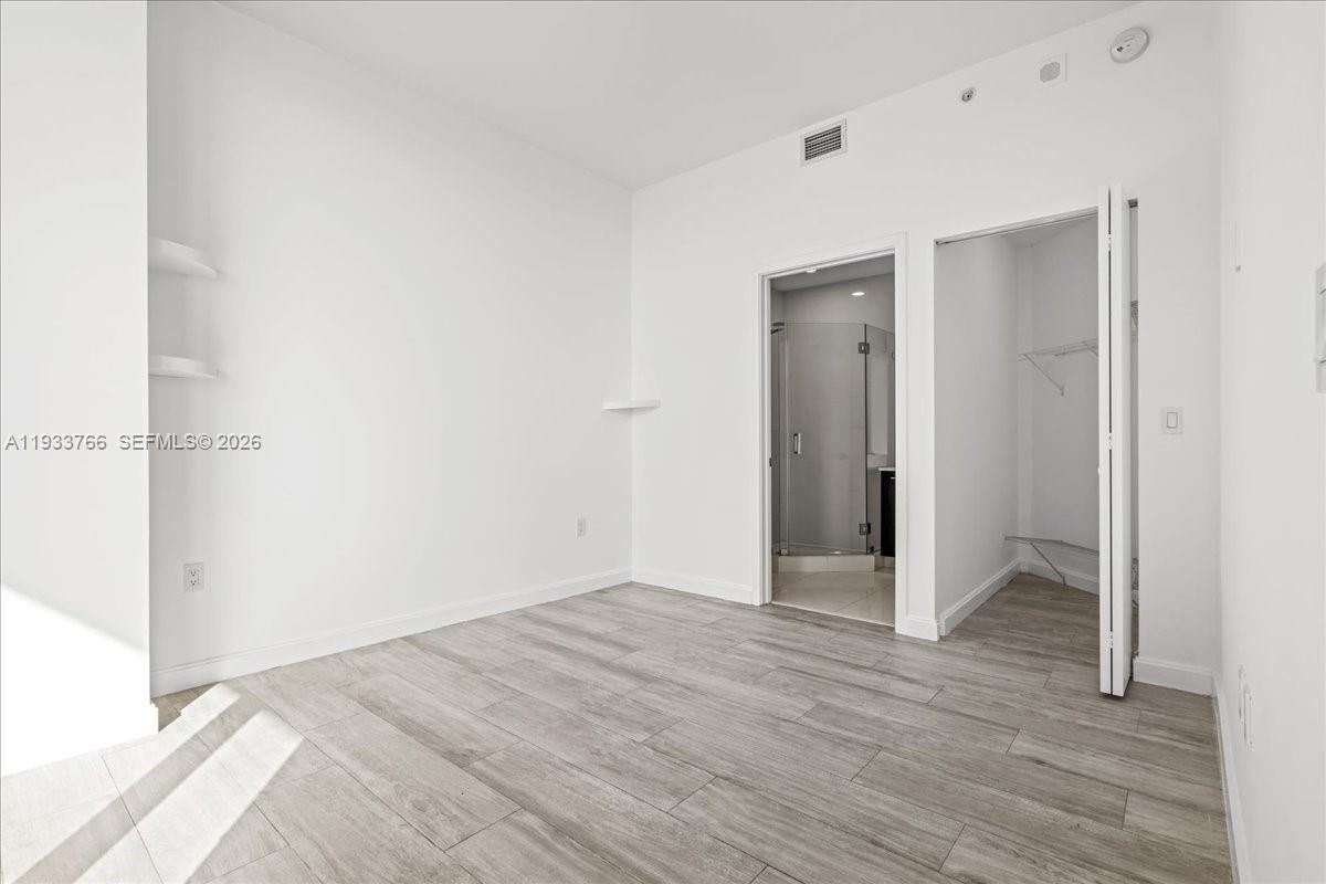 45 SW 9th St #4306, Miami FL 33130