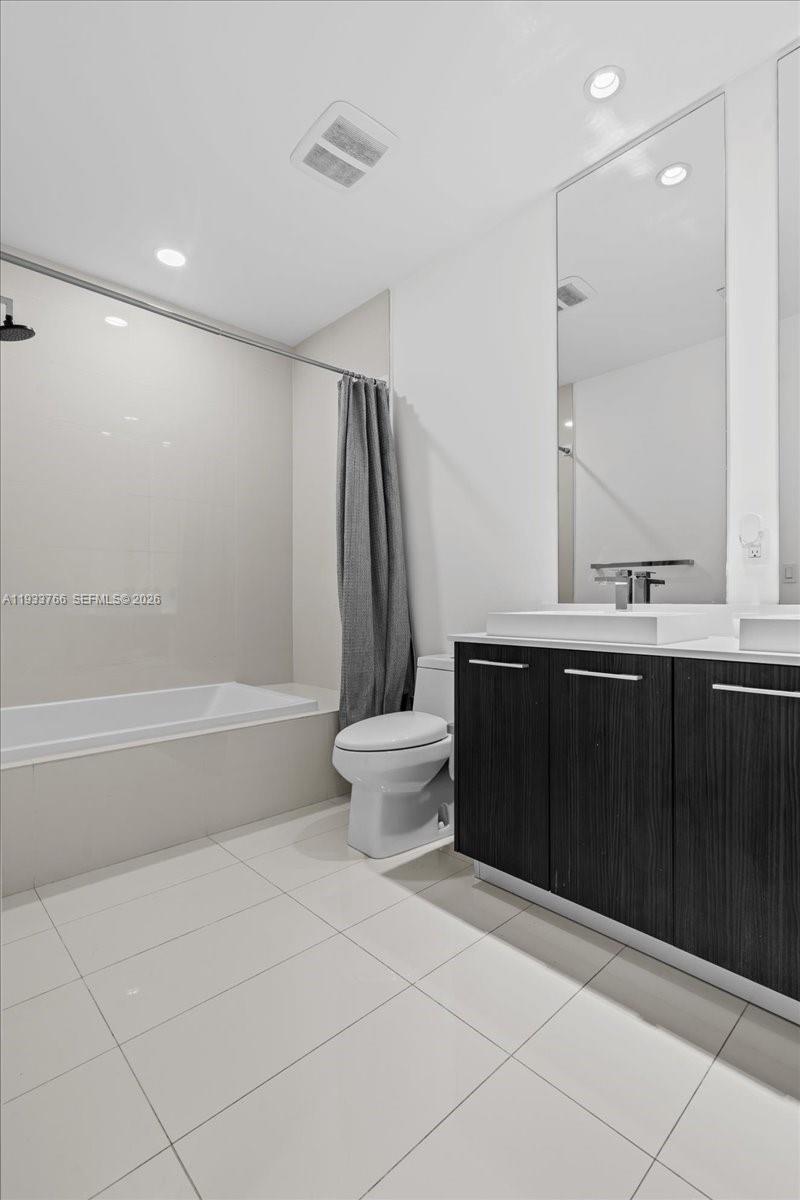 45 SW 9th St #4306, Miami FL 33130
