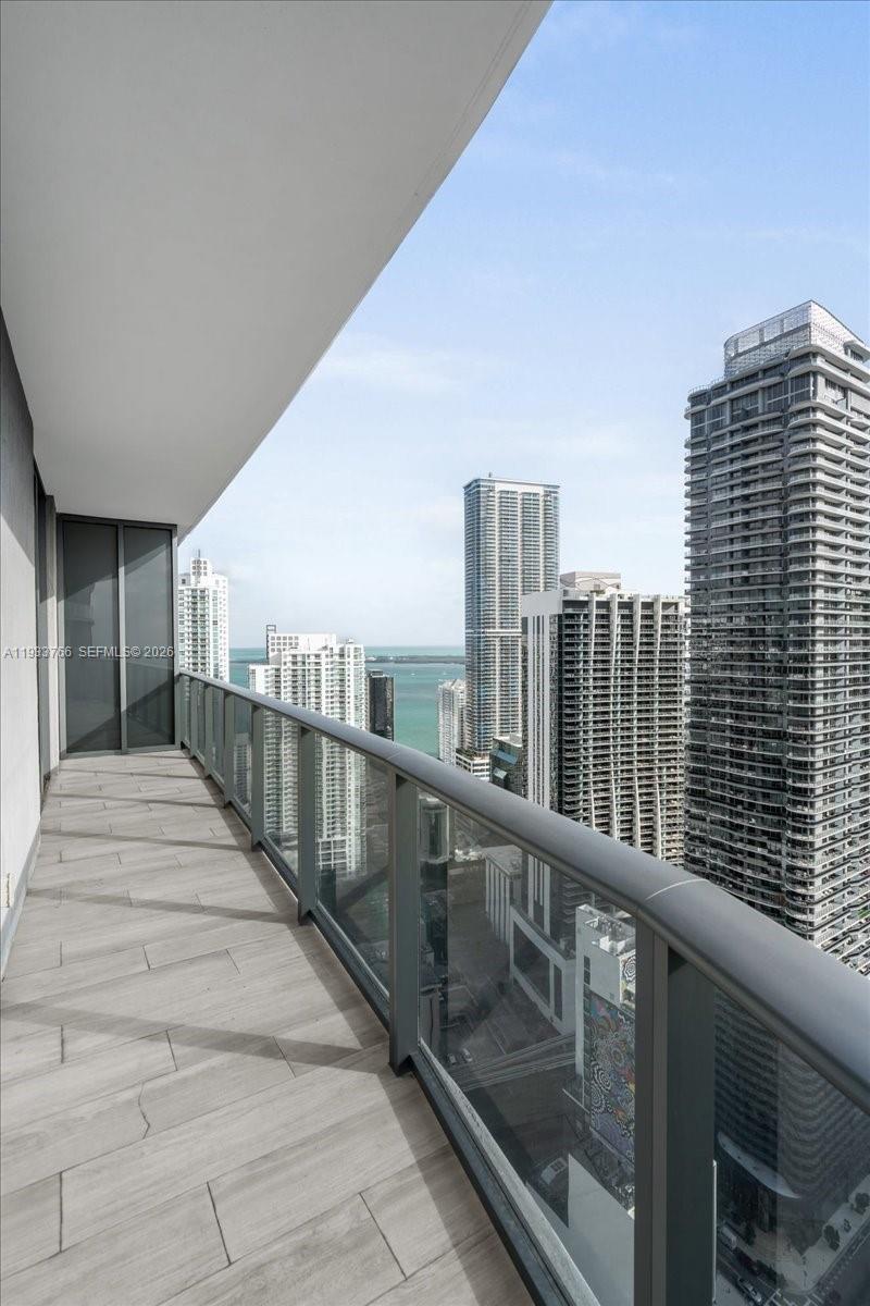45 SW 9th St #4306, Miami FL 33130