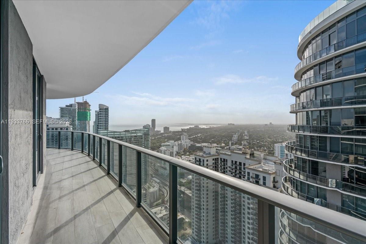 45 SW 9th St #4306, Miami FL 33130