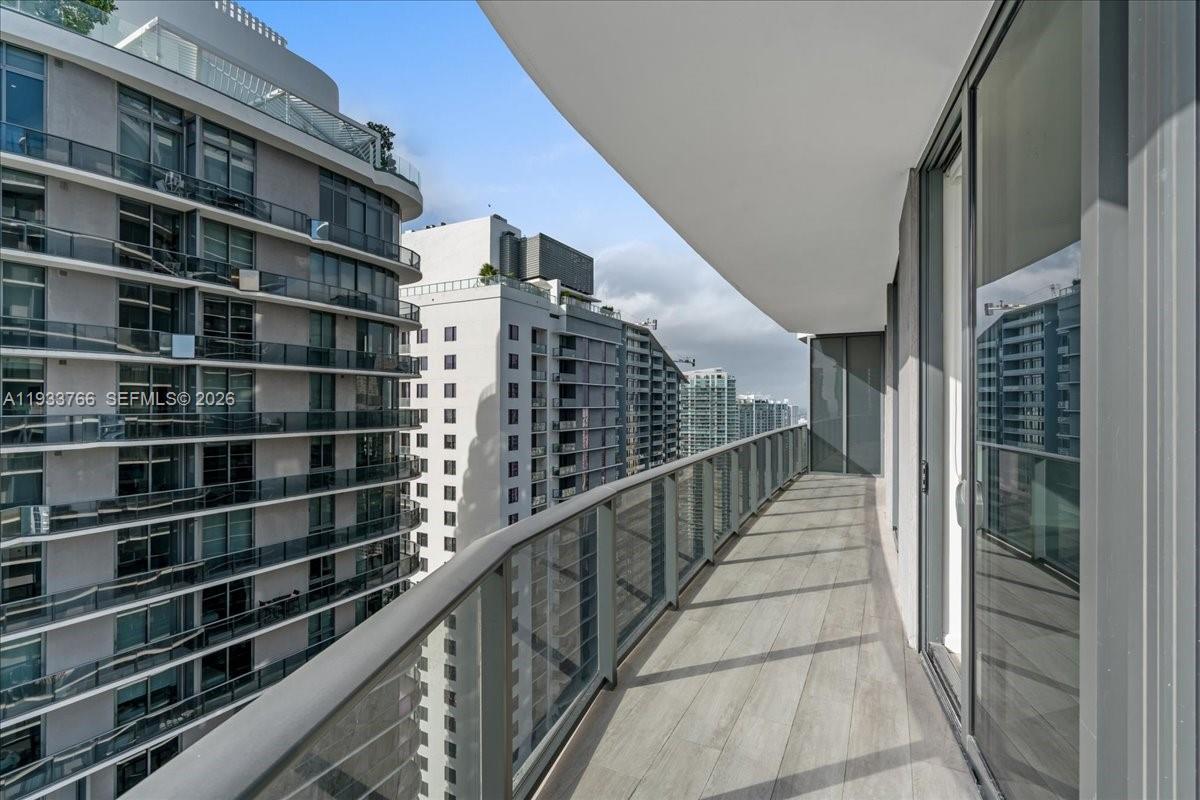 45 SW 9th St #4306, Miami FL 33130