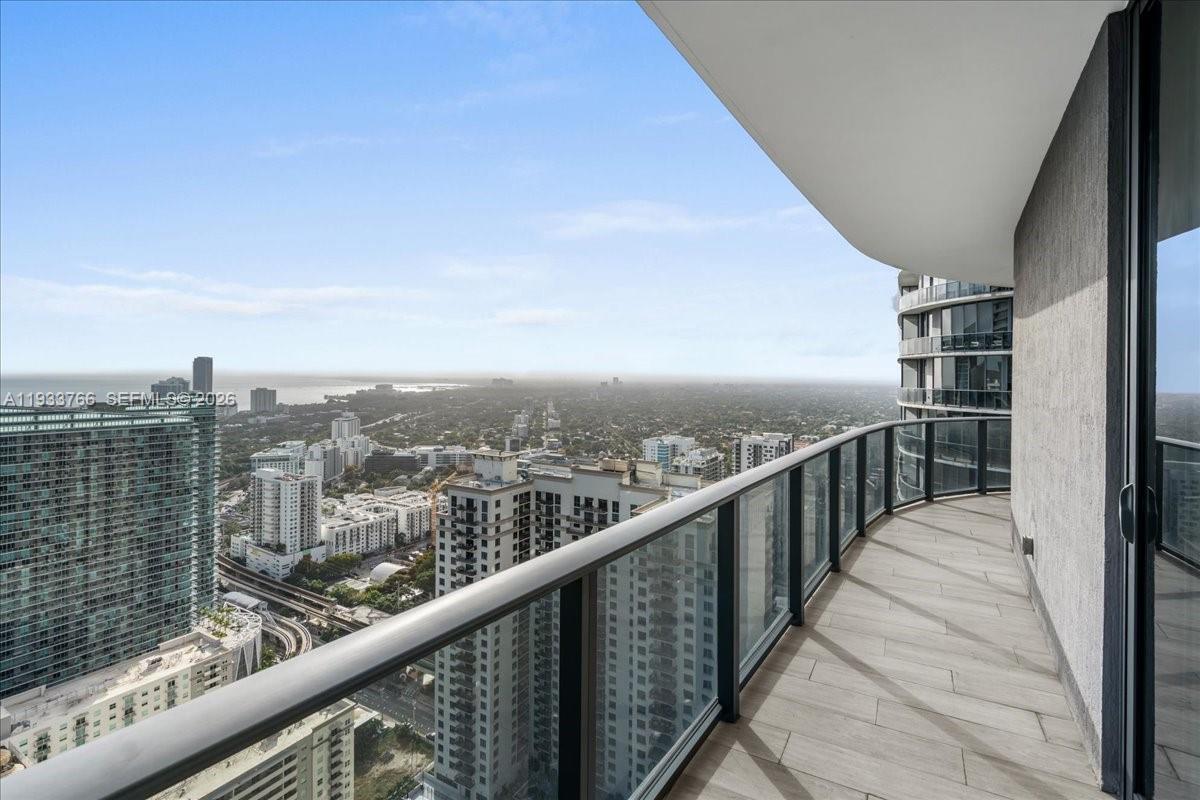 45 SW 9th St #4306, Miami FL 33130
