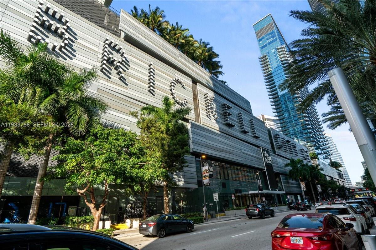 45 SW 9th St #4306, Miami FL 33130