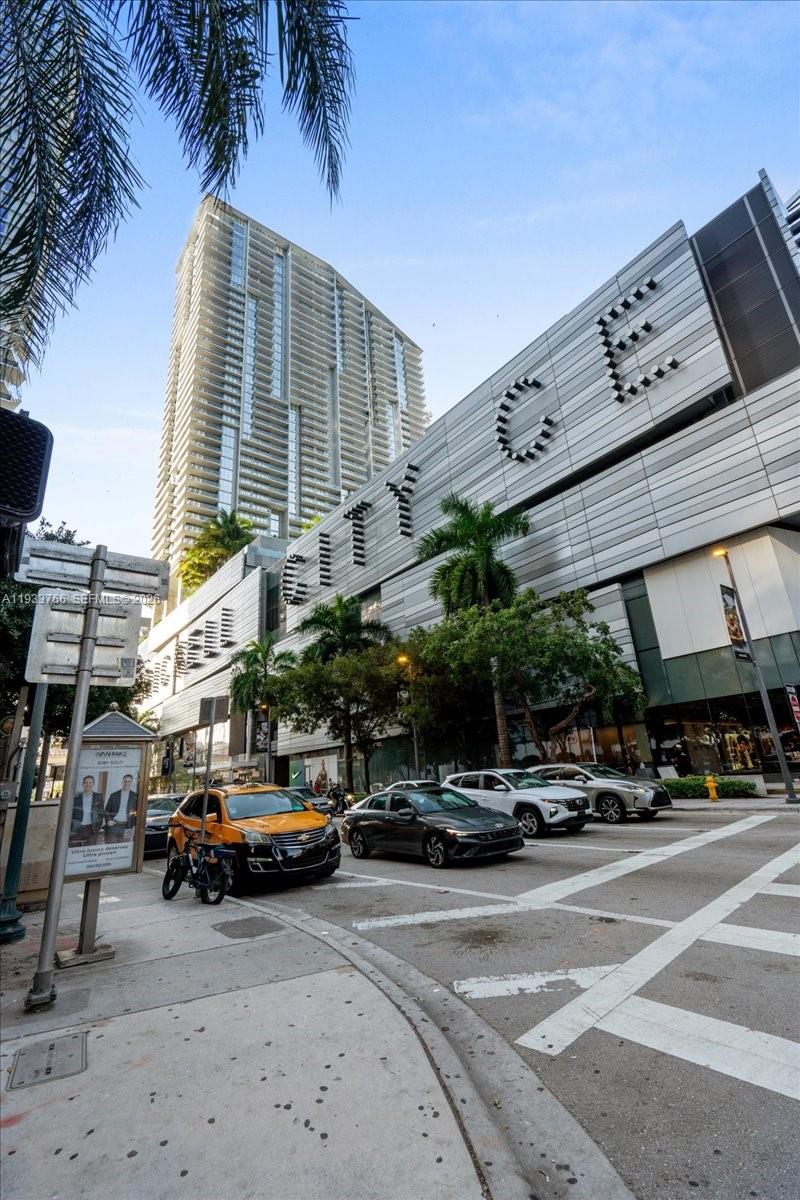 45 SW 9th St #4306, Miami FL 33130