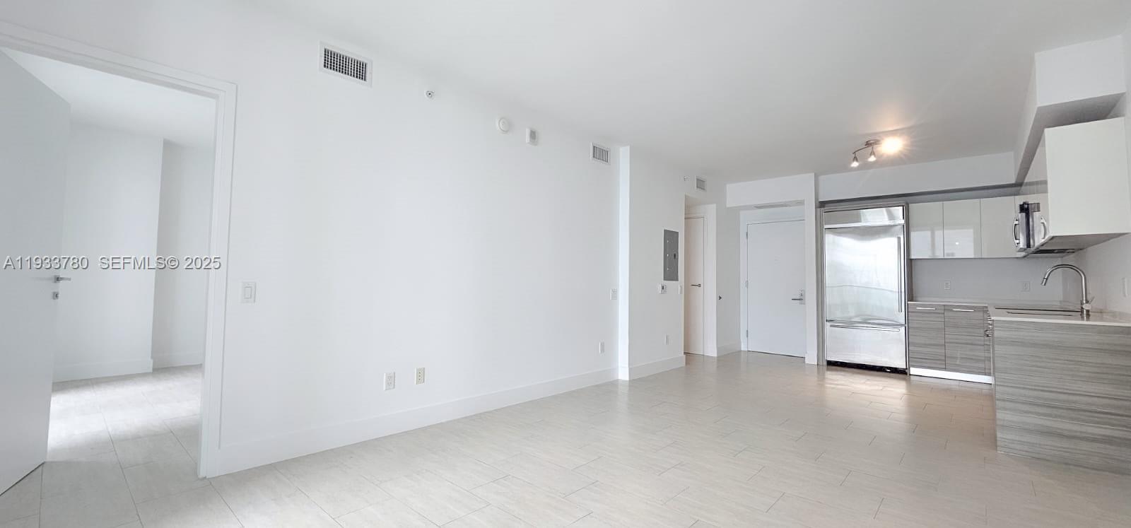 1300 Brickell Bay Dr #1106, Miami FL 33131