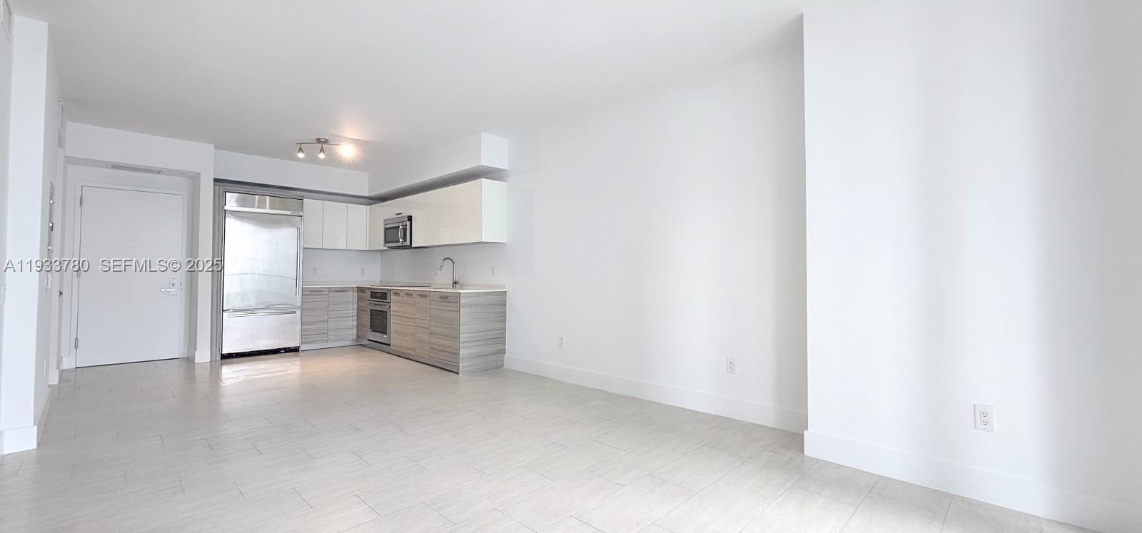1300 Brickell Bay Dr #1106, Miami FL 33131