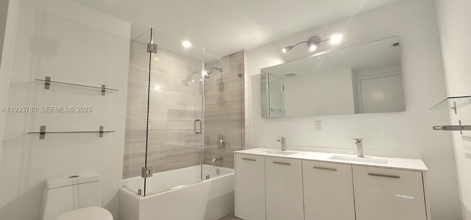 1300 Brickell Bay Dr #1106, Miami FL 33131