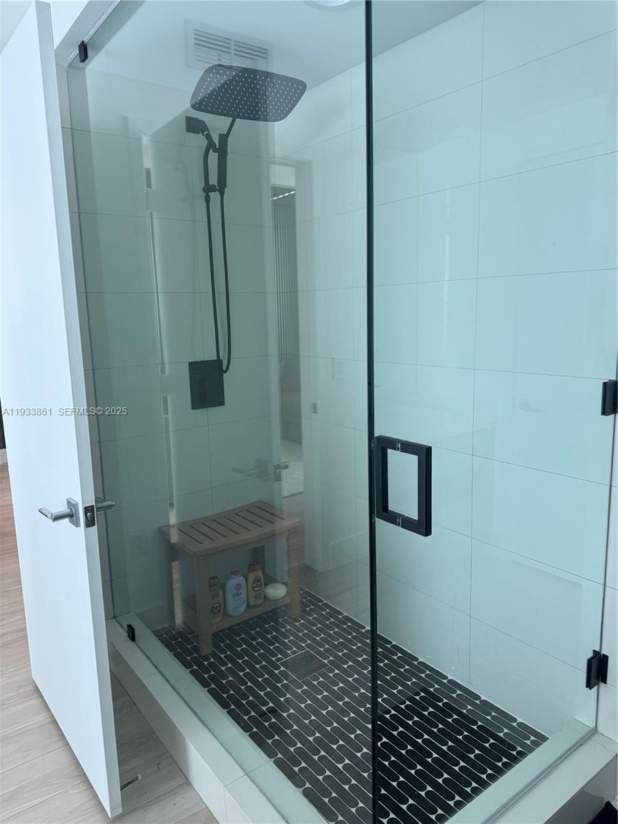460 NE 28th St #3807, Miami FL 33137