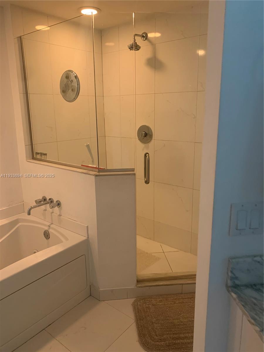 500 Brickell Ave #1507, Miami FL 33131