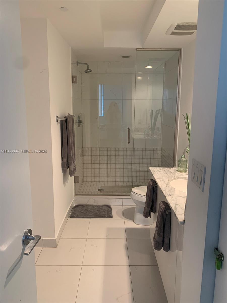 500 Brickell Ave #1507, Miami FL 33131