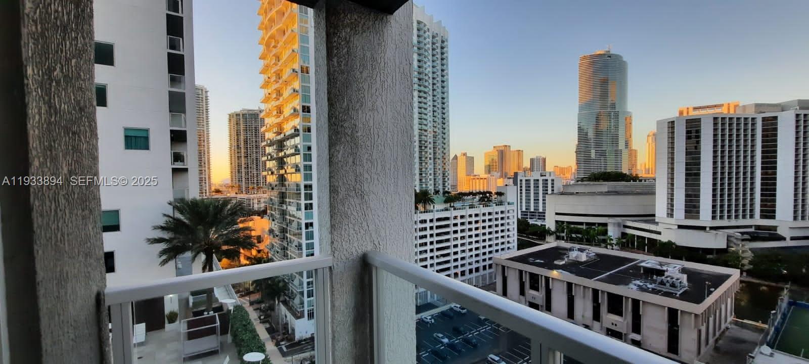 500 Brickell Ave #1507, Miami FL 33131