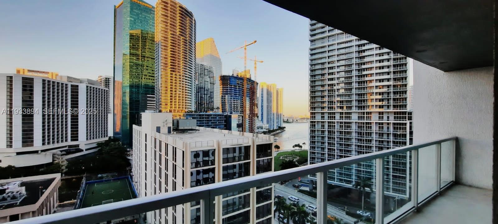500 Brickell Ave #1507, Miami FL 33131