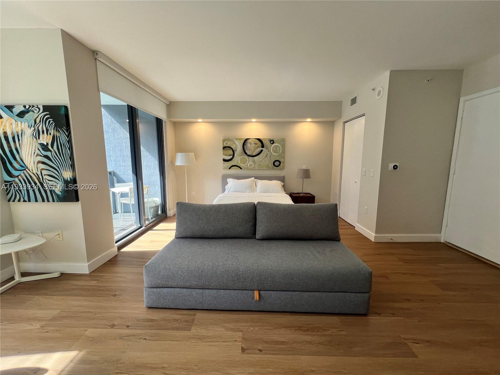 31 SE 6th St #703, Miami FL 33131