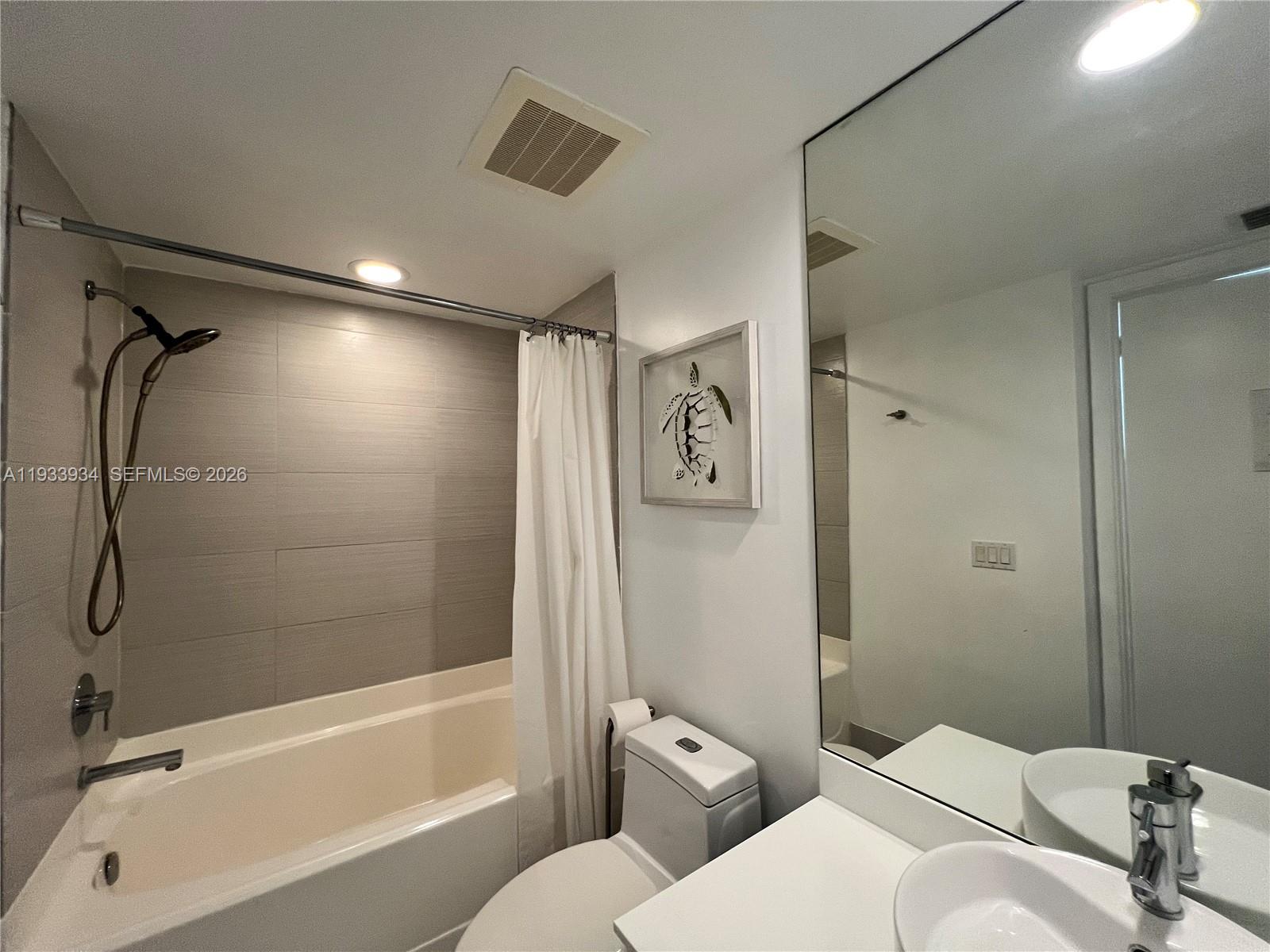 31 SE 6th St #703, Miami FL 33131