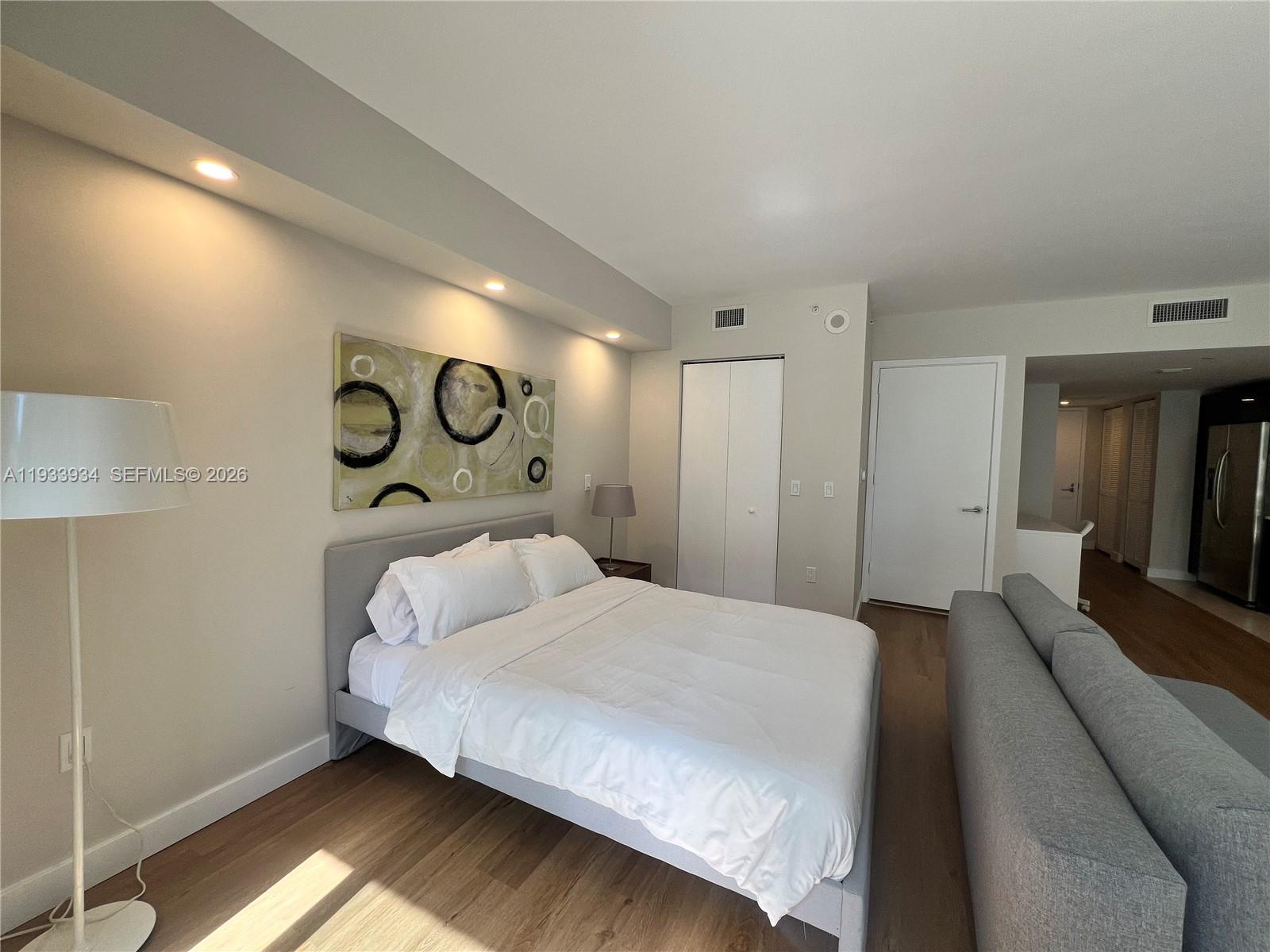 31 SE 6th St #703, Miami FL 33131