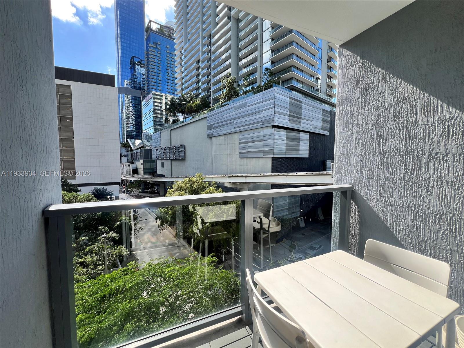31 SE 6th St #703, Miami FL 33131