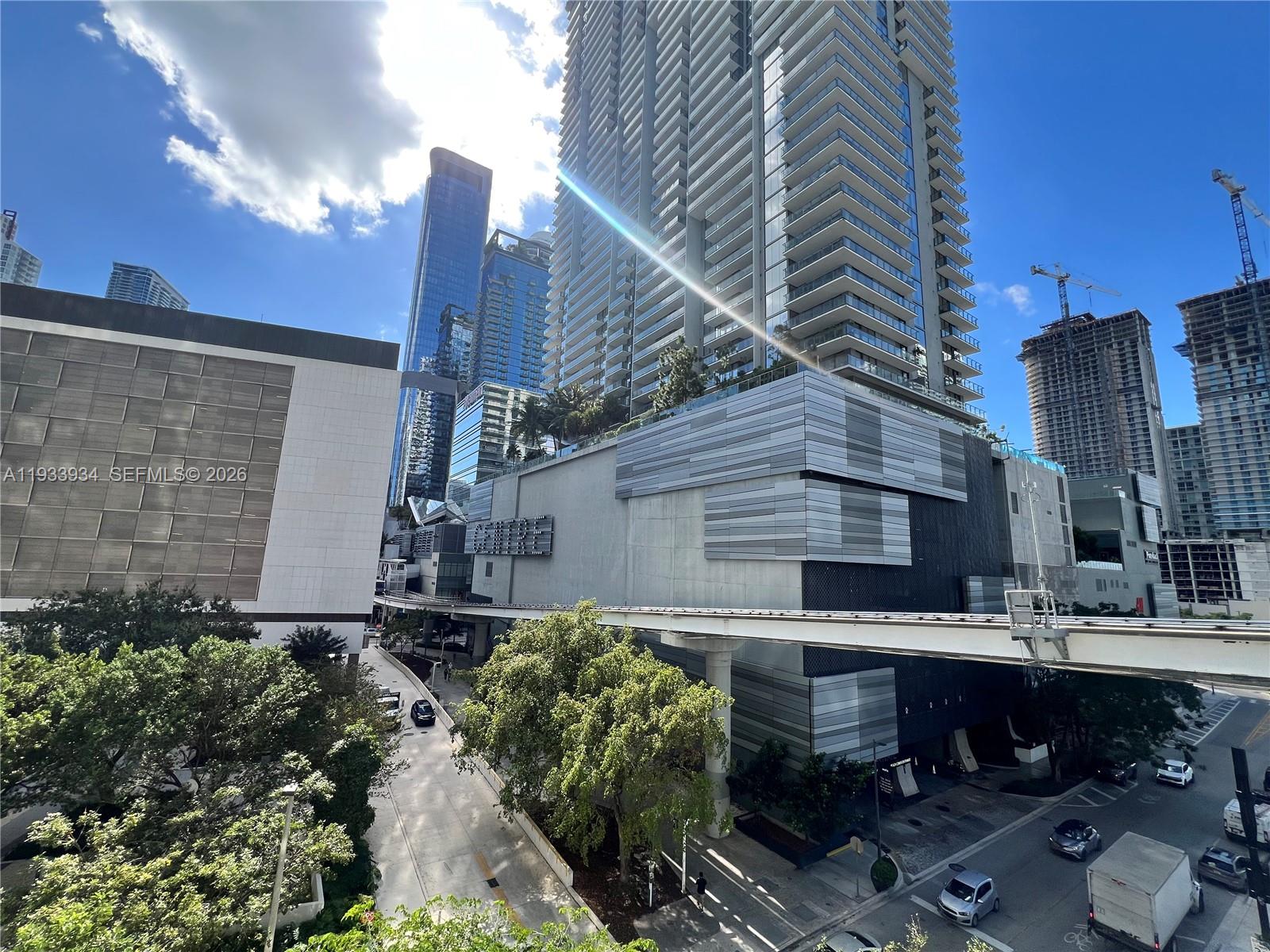 31 SE 6th St #703, Miami FL 33131