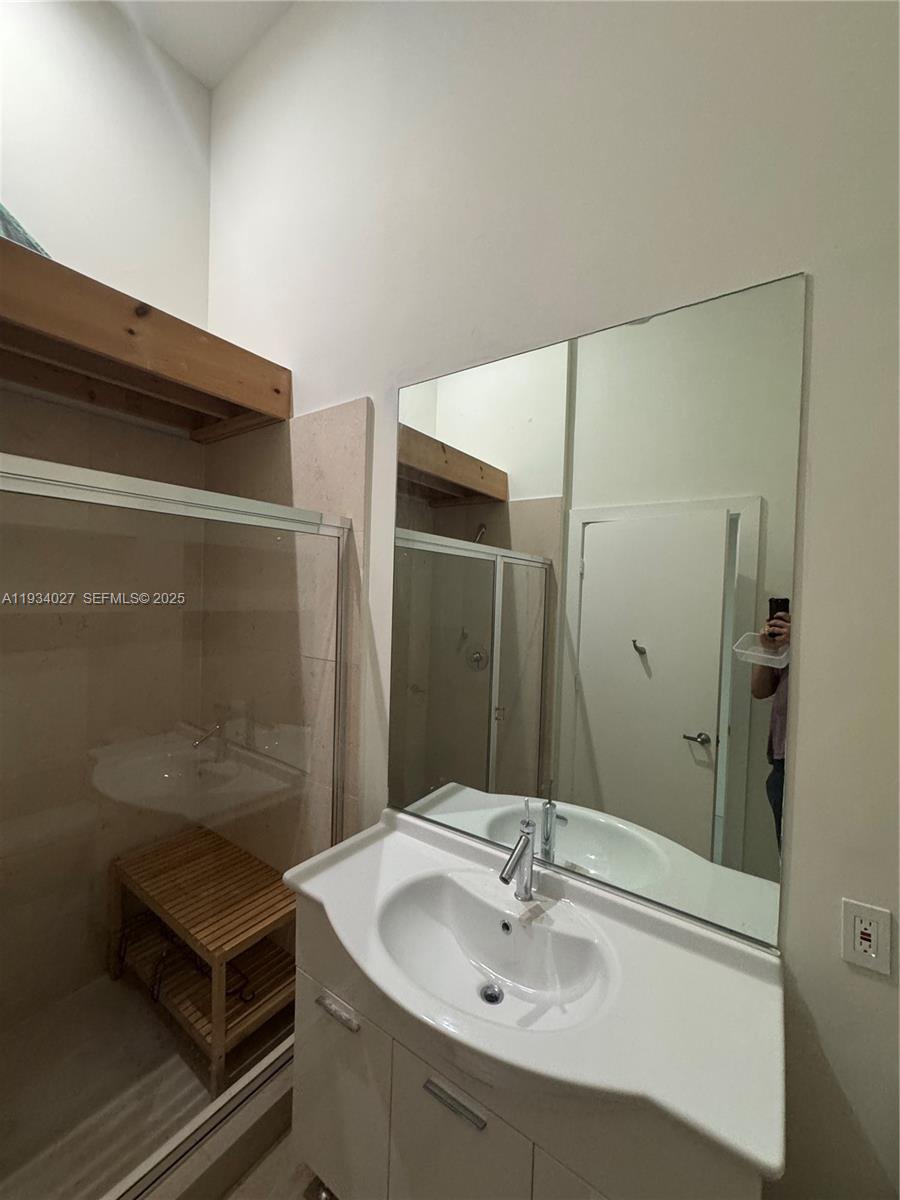 495 Brickell Ave #1501, Miami FL 33131