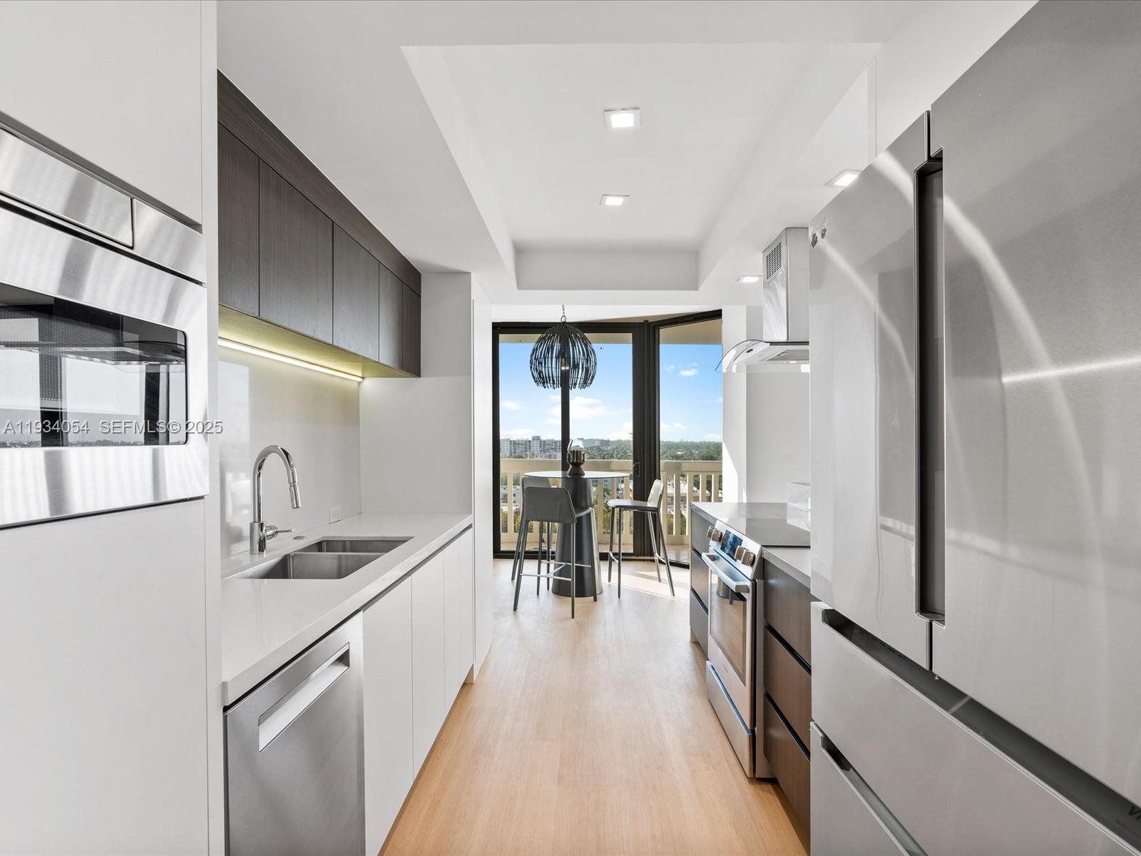 2000 Island Blvd #903, Aventura FL 33160