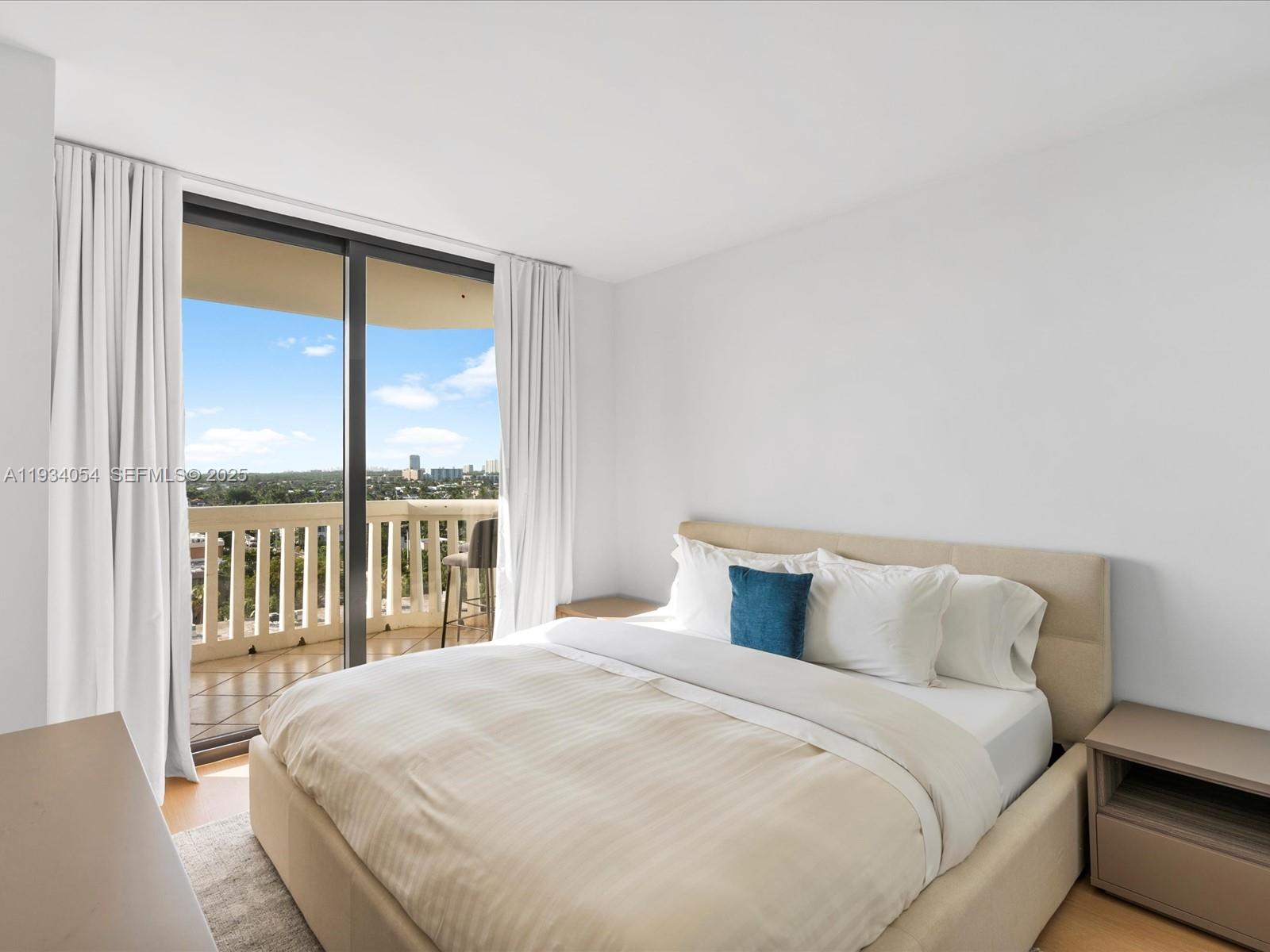 2000 Island Blvd #903, Aventura FL 33160