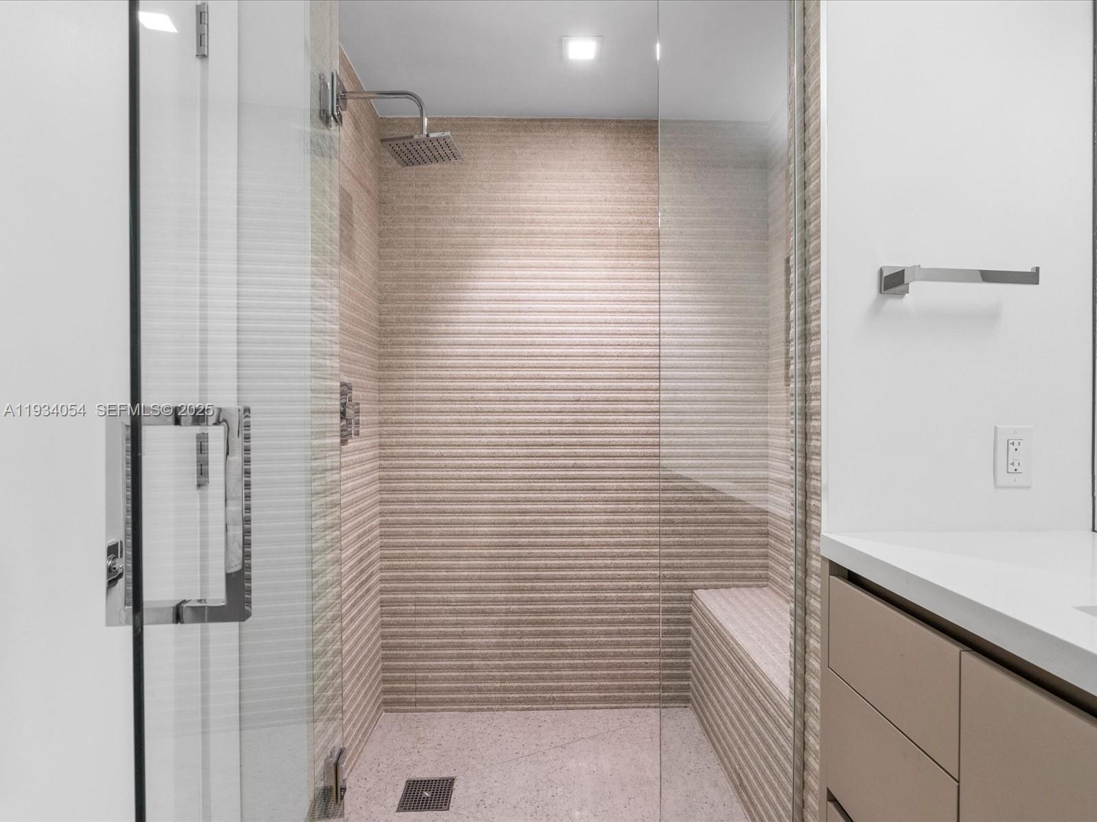 2000 Island Blvd #903, Aventura FL 33160