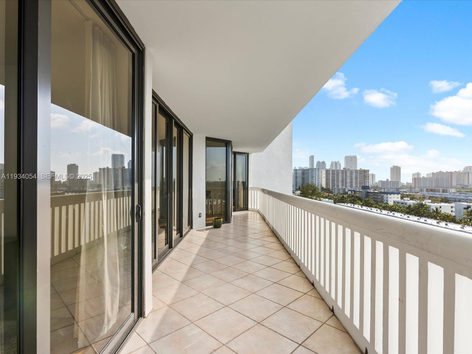 2000 Island Blvd #903, Aventura FL 33160