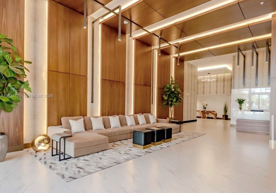2960 NE 207 St #810, Aventura FL 33180