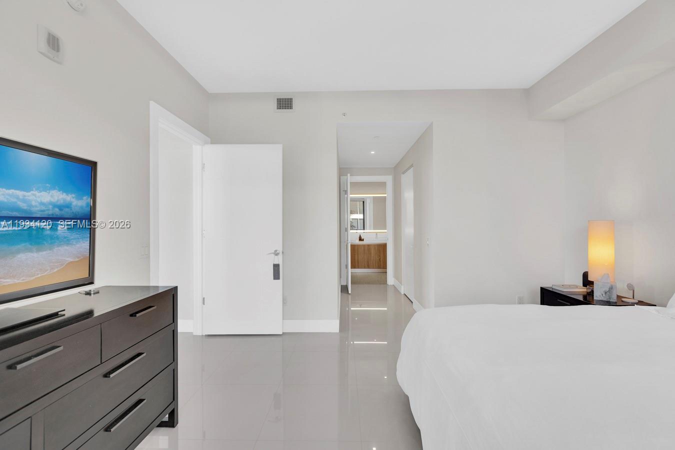 2960 NE 207 St #810, Aventura FL 33180