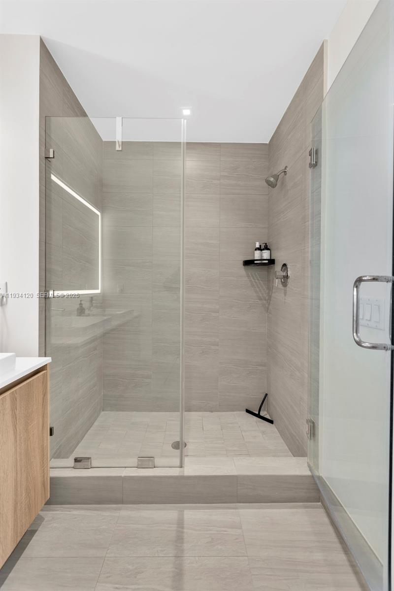 2960 NE 207 St #810, Aventura FL 33180