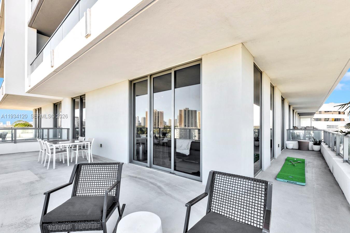 2960 NE 207 St #810, Aventura FL 33180